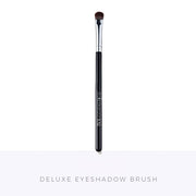 TK's Deluxe Eyeshadow Brush - TK's Cosmetics